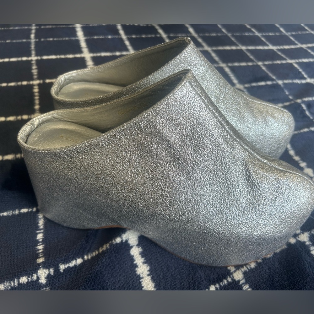 Azalea Wang Chic Silver Mules - EUC Sz 9